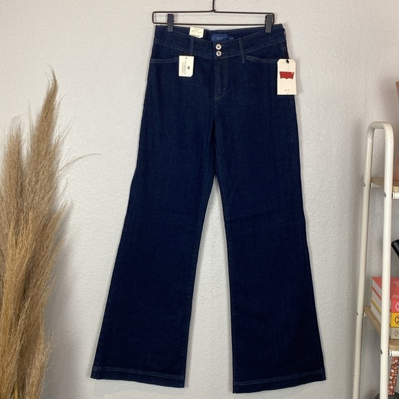 Levis dark wash wide leg jeans - Picture 2 of 8